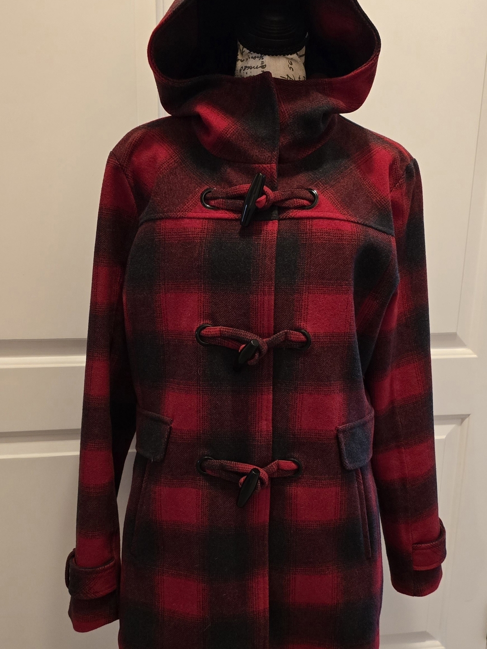 Pendleton Black & Red Plaid Wool Hooded Duffle Coat w/ Toggle Buttons MediumNWOT